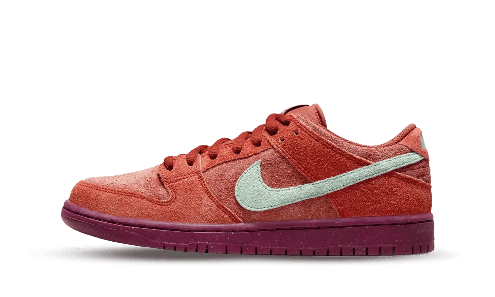 Nike SB Dunk Low Mystic Red
