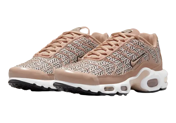 Nike Air Max Plus 'United in Victory' (W) - Image 1