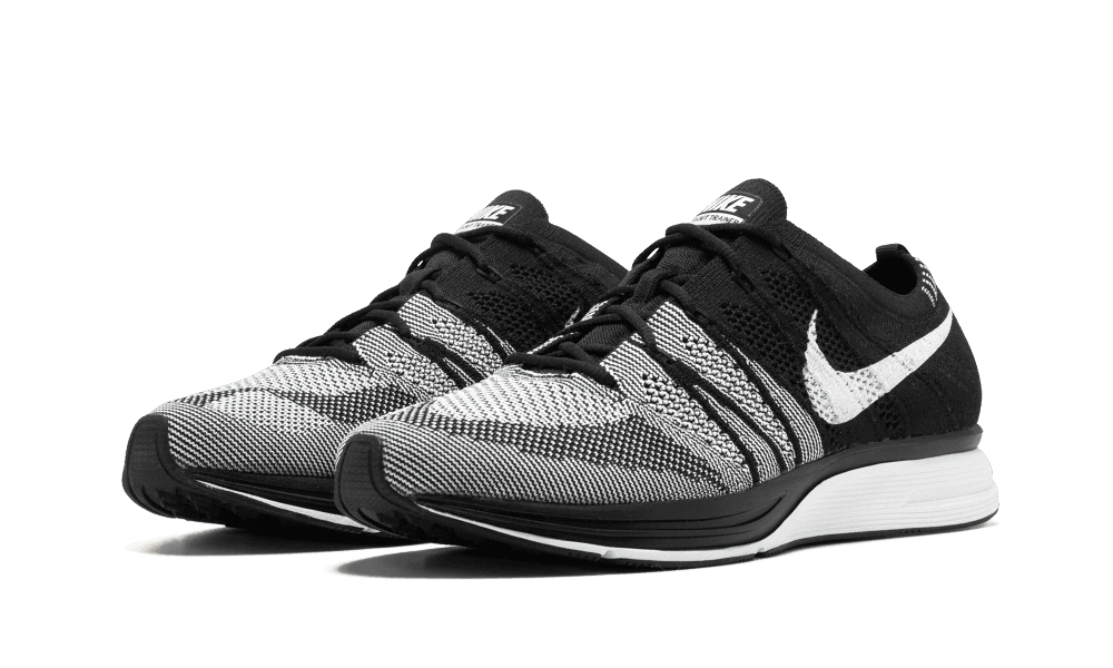 Nike Flyknit Trainer Oreo - Image 1