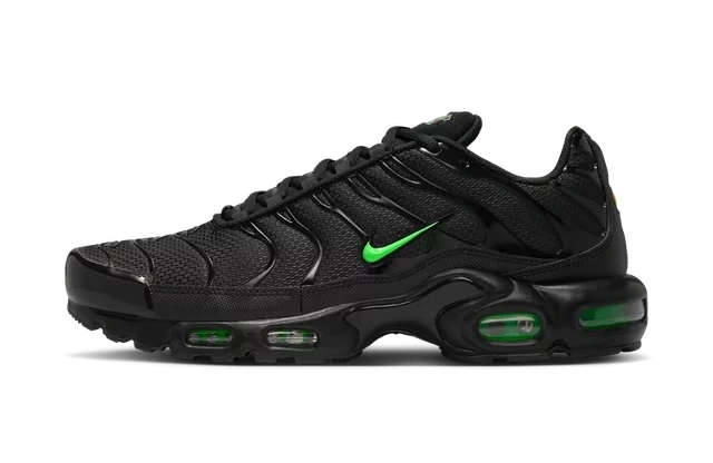Nike Air Max Plus Black Green Strike