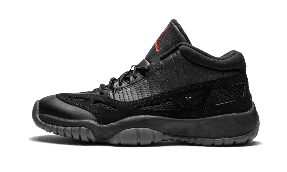 Jordan 11 Retro Low IE Referee (2015)