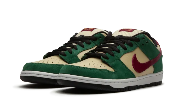 Nike Dunk Low SB Vegas Gold - Image 1
