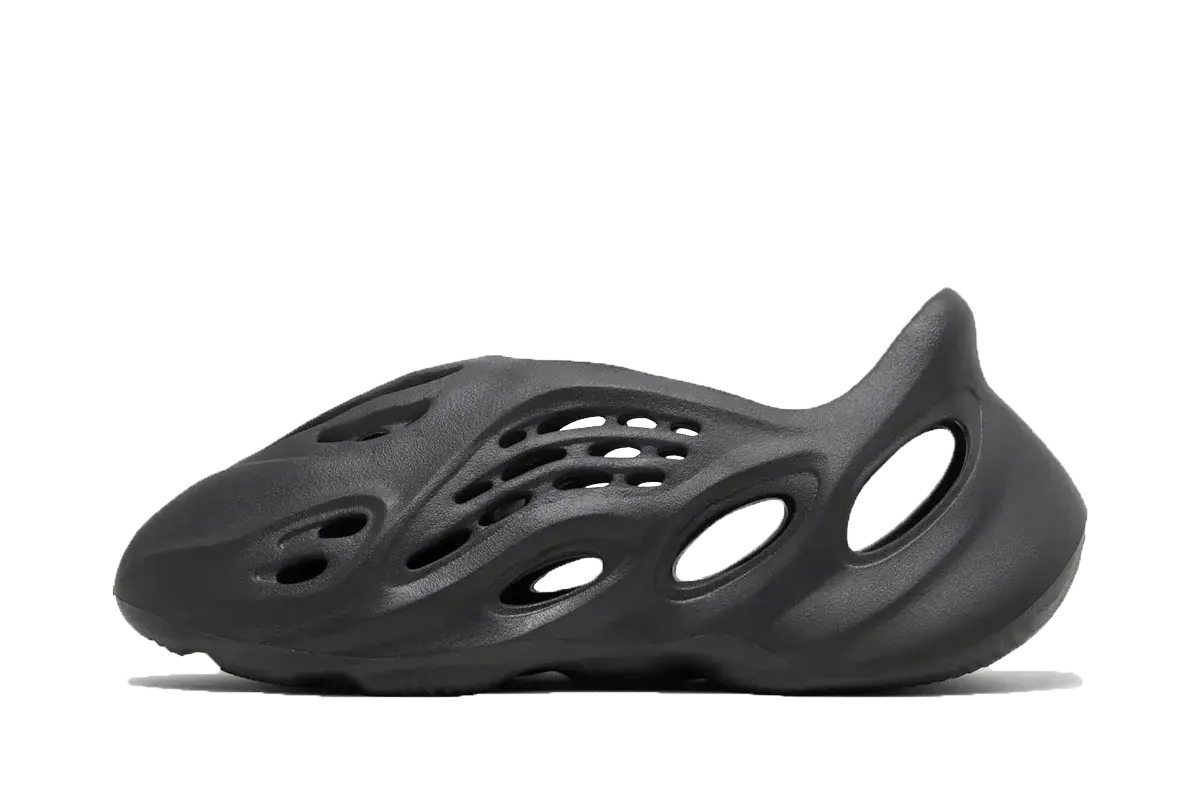 Yeezy Foam RNNR Carbon