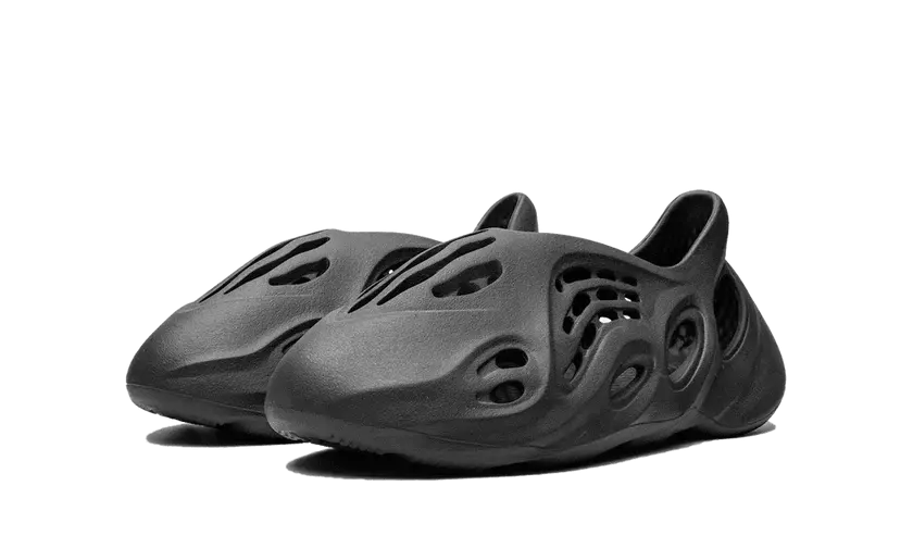 Yeezy Foam RNNR Carbon - Image 1