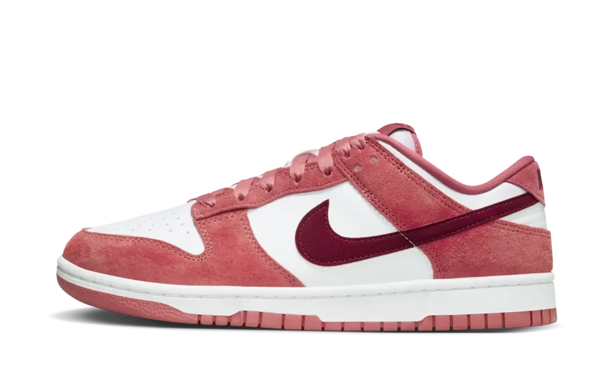 Nike Dunk Low Valentine's Day (2024) (W)
