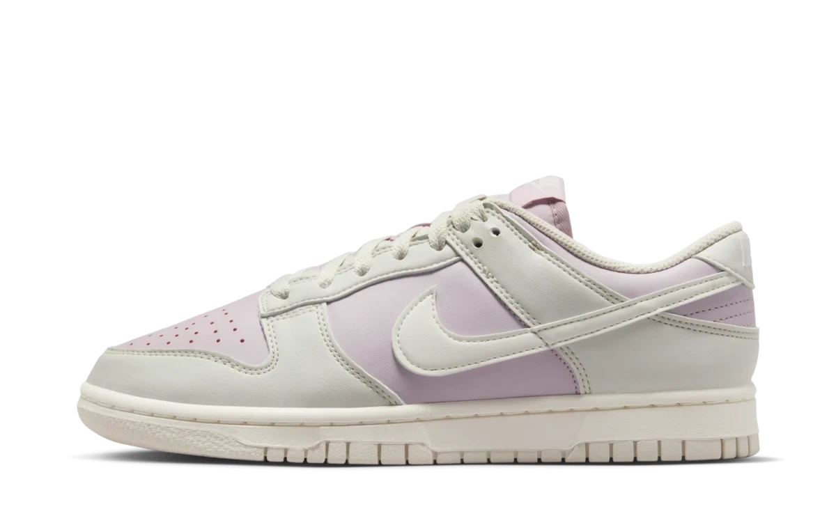 Nike Dunk Low 'Platinum Violet' (W)