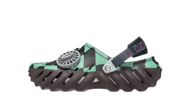Crocs Echo Clog Demon Slayer Tanjiro Produktfoto
