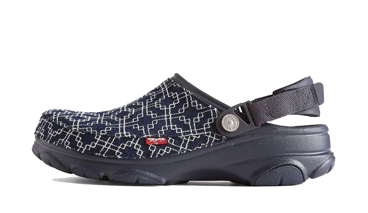 Photo du produit Crocs Classic All-Terrain Clog Levi's Sashiko Dark Wash