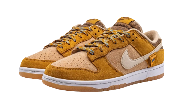Nike Dunk Low SE Teddy Bear Parline - Image 1