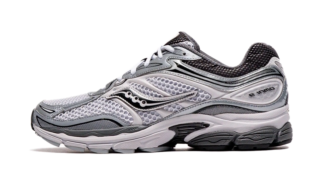 Saucony ProGrid Omni 9 Microchip product photo