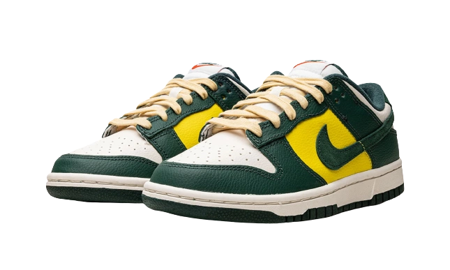 Nike Dunk Low SE Noble Green (W) - Image 1