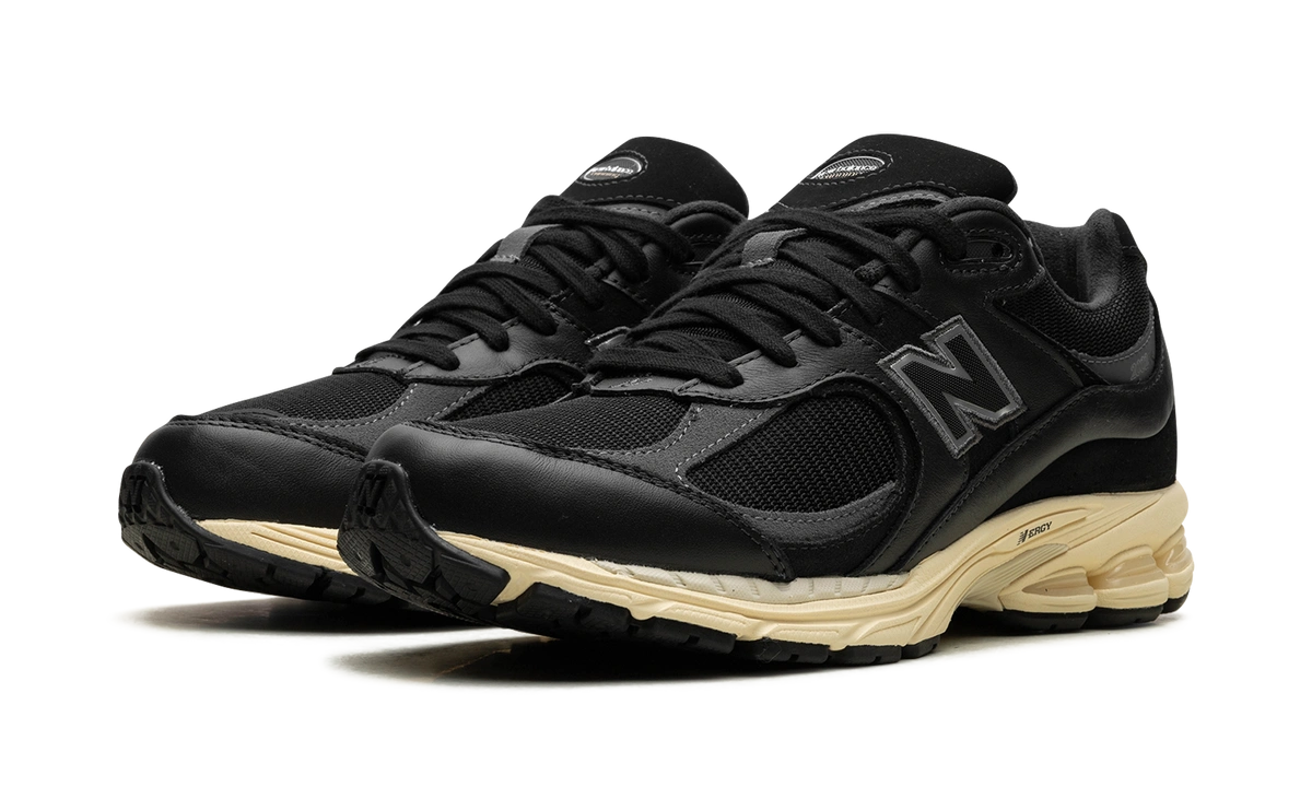 New Balance 2002R Black Vintage - Image 1