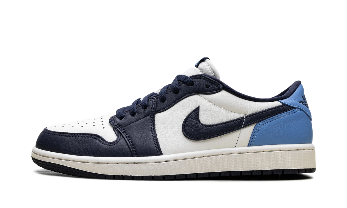 Jordan 1 Low OG Obsidian UNC productfoto
