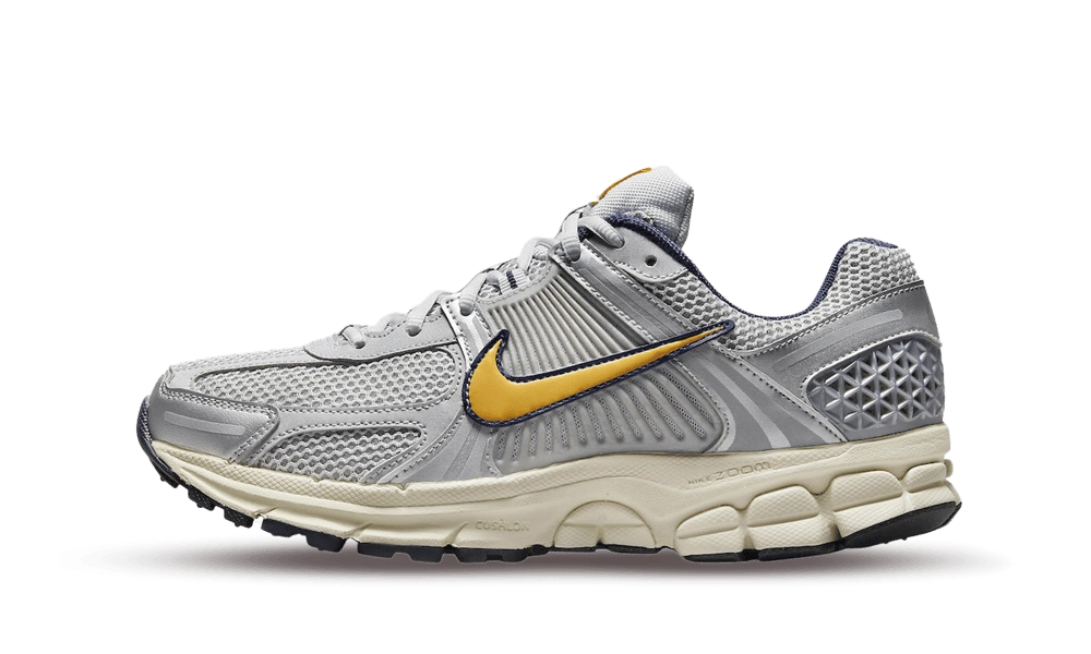 Foto del prodotto Nike Vomero 5 Pure Platinum Laser Orange