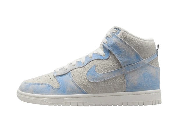 Nike Dunk High SE Clouds Celestine Blue (W) product photo