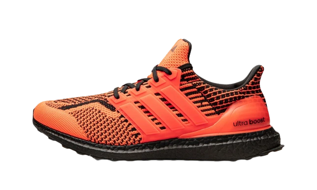 Adidas Ultra Boost 5.0 DNA Solar Red productfoto