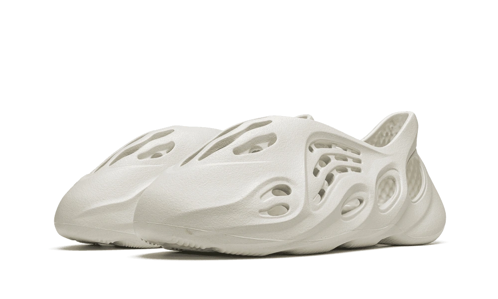 Yeezy Foam RNNR Ararat (2020/2022) - Image 1