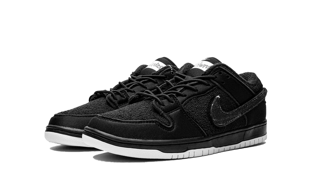 Nike SB Dunk Low Gnarhunters - Image 1