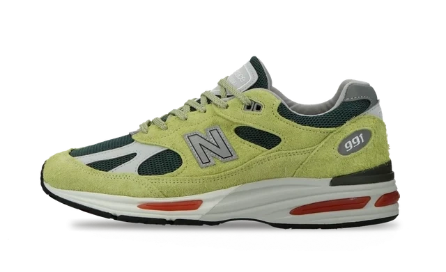 Foto del prodotto New Balance 991v2 MiUK Grape Sorbet