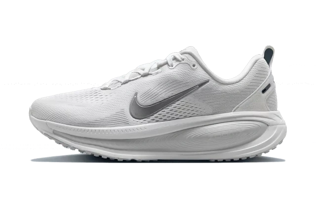 Nike Vomero 18 White Photon Dust Summit White Metallic Silver (W) Produktfoto