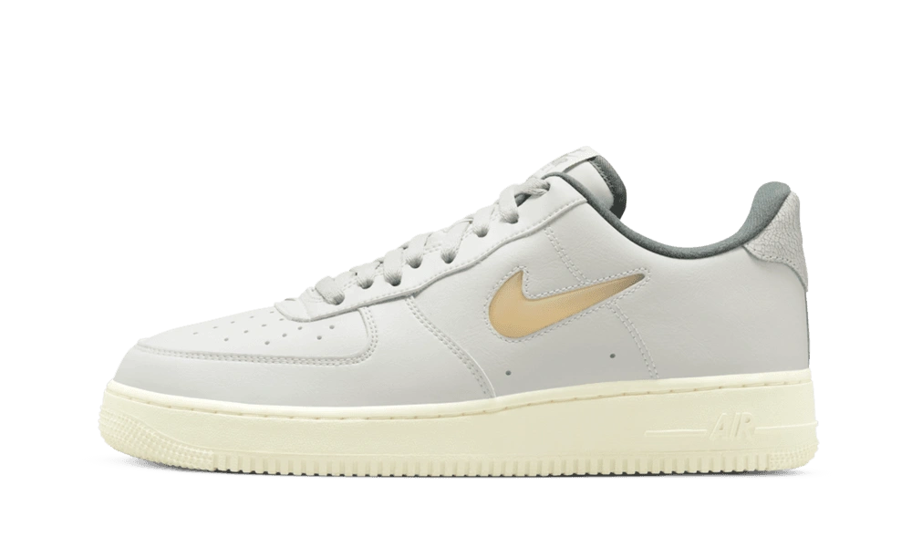 Foto del prodotto Nike Air Force 1 Low '07 Jewel Light Bone Coconut Milk