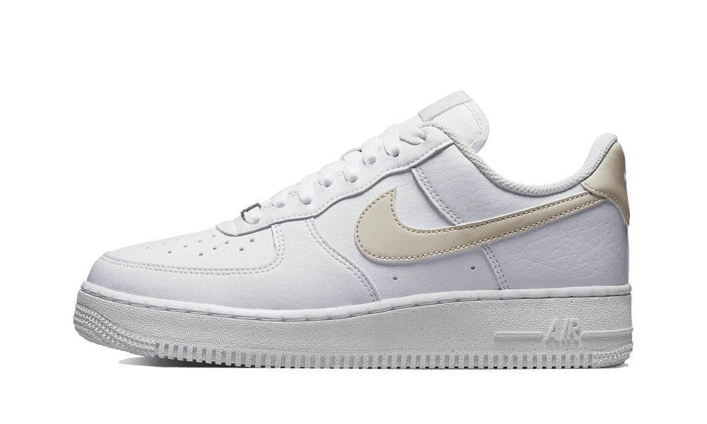 Foto del prodotto Nike Air Force 1 07 Low Light Orewood Brown (W)
