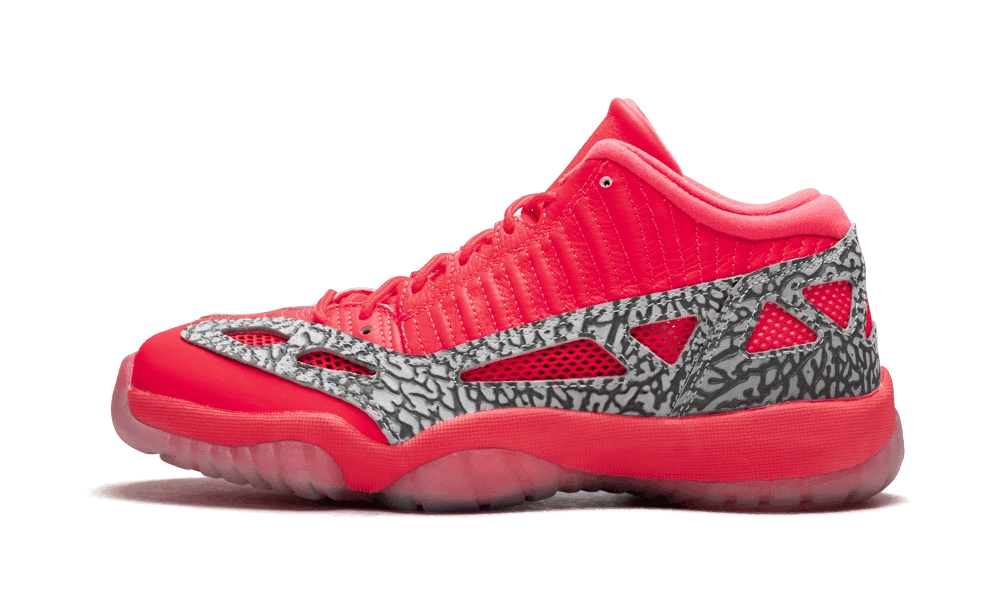 Jordan 11 Retro Low IE Flash Crimson productfoto