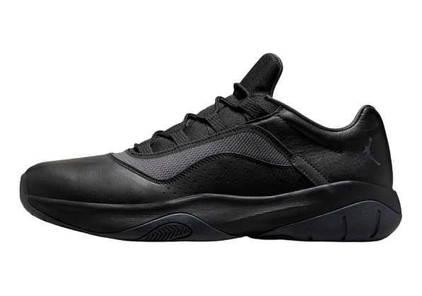Jordan 11 CMFT Low Triple Black productfoto