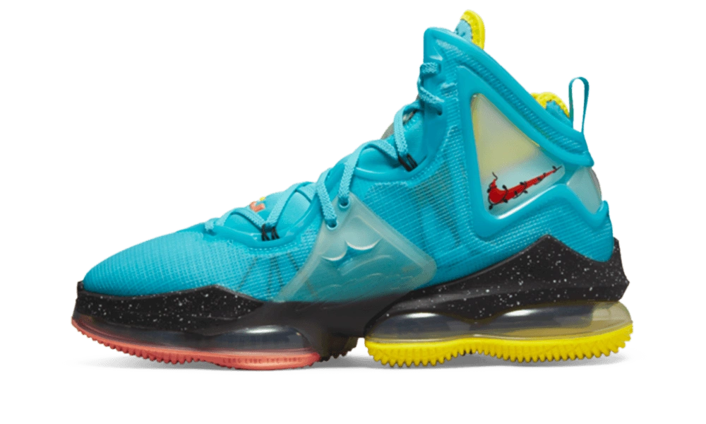 Nike LeBron 19 Christmas product photo