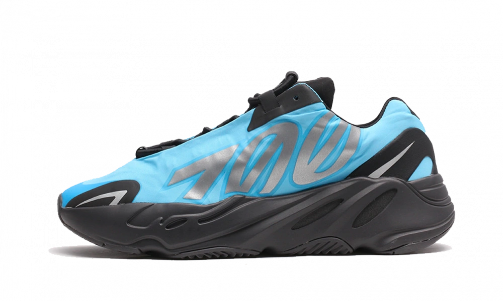 Yeezy Boost 700 MNVN Bright Cyan Produktfoto