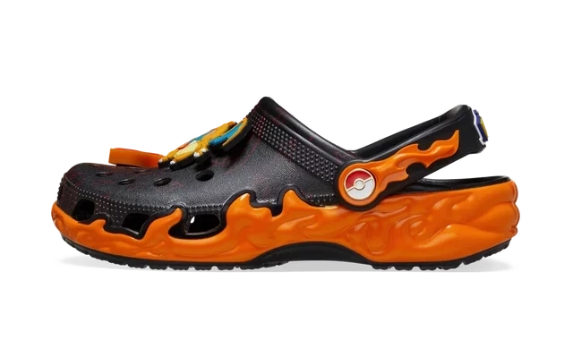 Crocs Classic Clog Pokémon Charizard vs. Blastoise Produktfoto