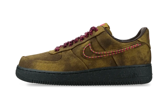 Photo du produit Nike Air Force 1 Low '07 QS Boucle Desert Moss Fierce Pink