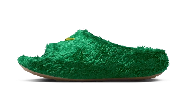 Nike ReactX Rejuven8 Slide. SWOOSH Touch Grass Kelly Green productfoto
