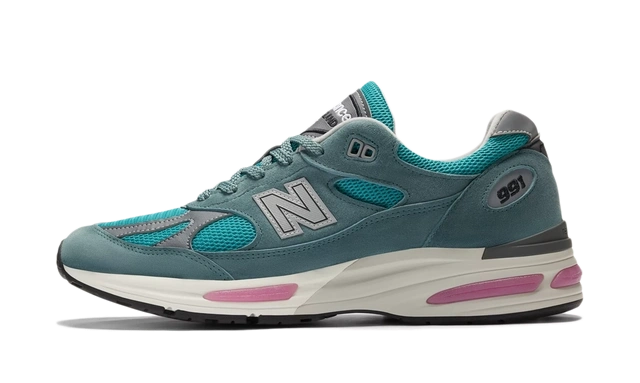 New Balance 991v2 MiUK Porcelain Green product photo