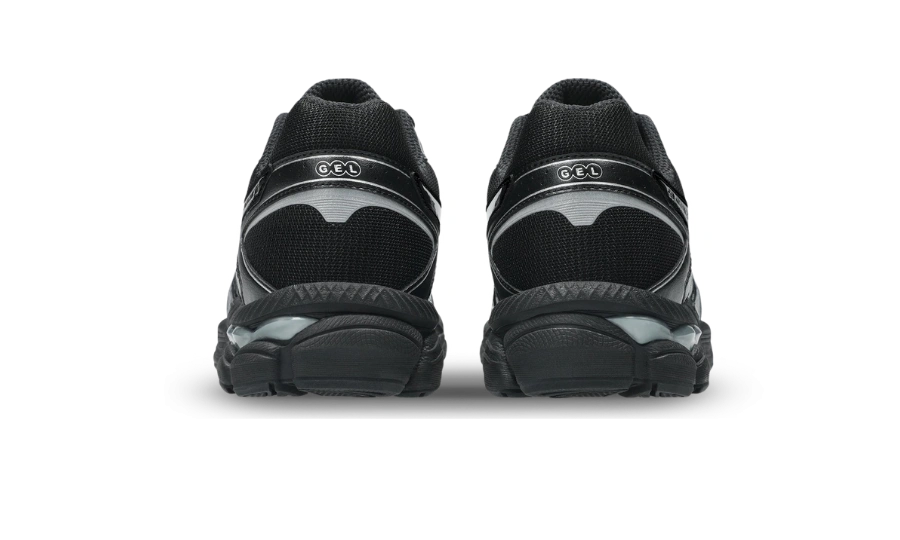 ASICS Gel-Cumulus 16 Black Pure Silver - Image 1