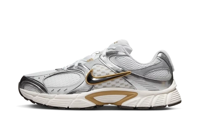 Nike V5 RNR Parachute Beige Metallic Pewter Produktfoto