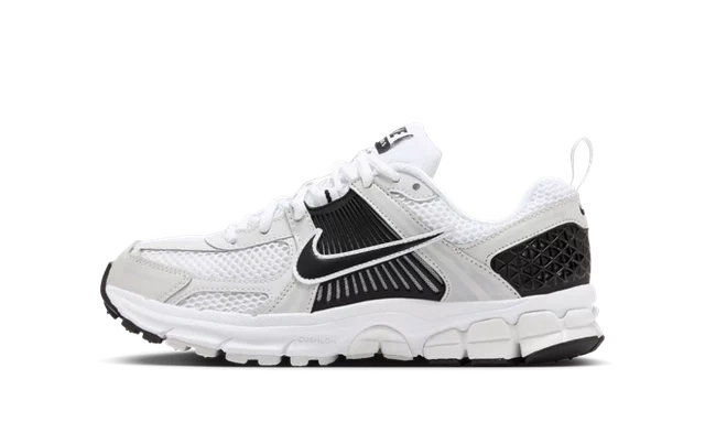 Nike Zoom Vomero 5 Metallic Platinum Black (GS) Produktfoto
