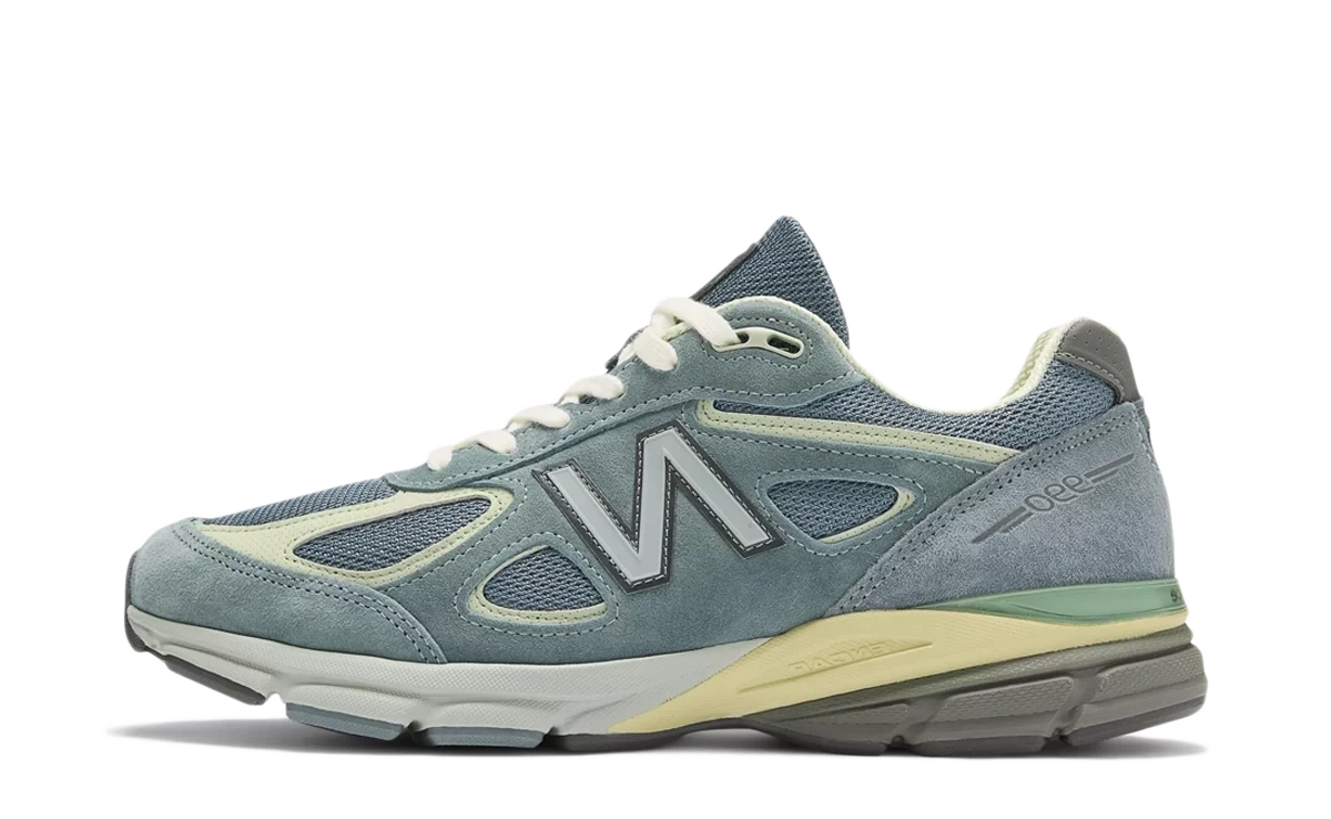 New Balance 990v4 MiUSA Auralee Blue Produktfoto