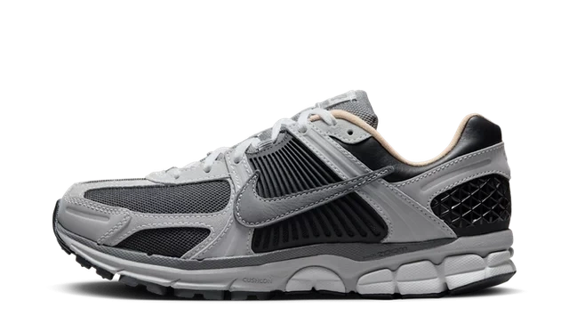 Nike Zoom Vomero 5 Dark Smoke Grey Vachetta Produktfoto