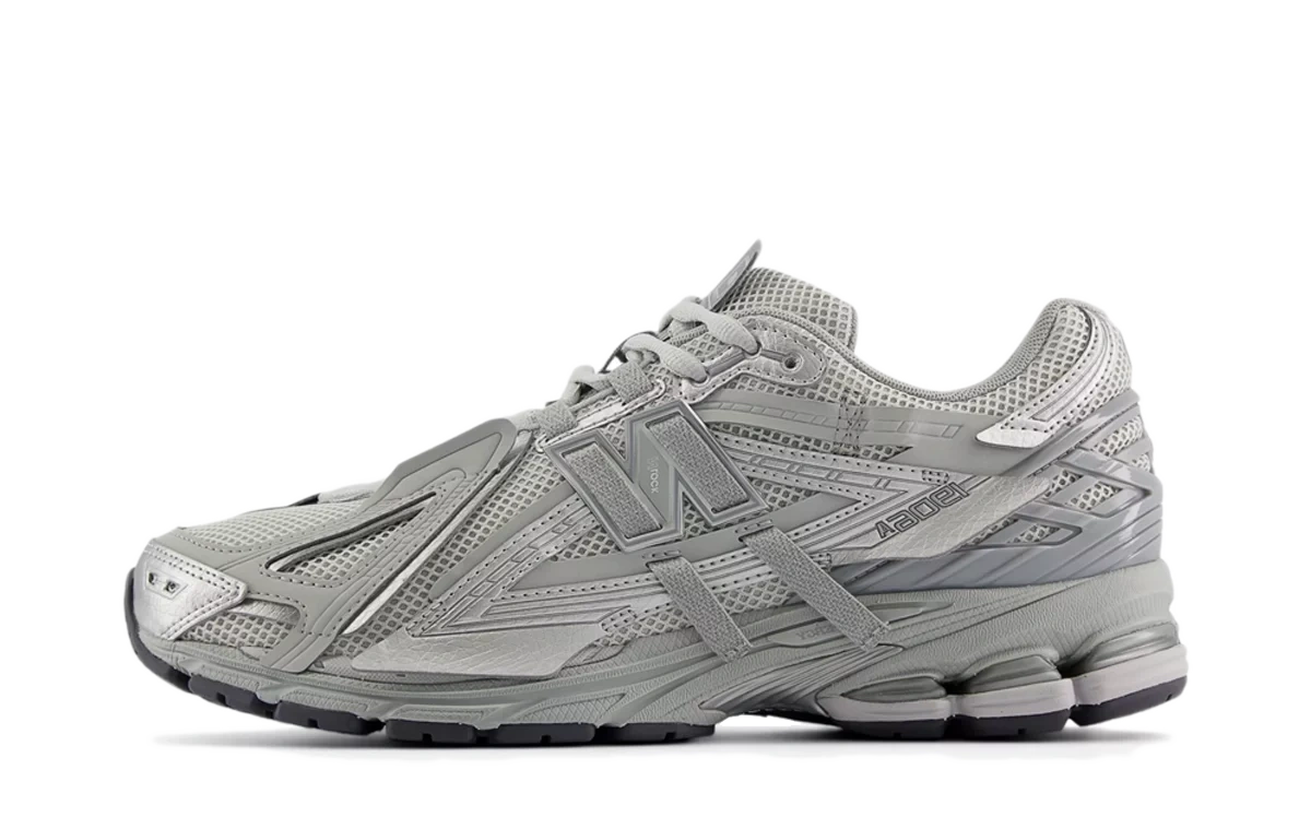 Foto del prodotto New Balance 1906A Concrete Silver Metallic