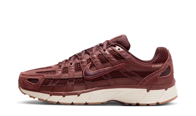 Nike P-6000 SE Dark Pony Metallic Gold productfoto
