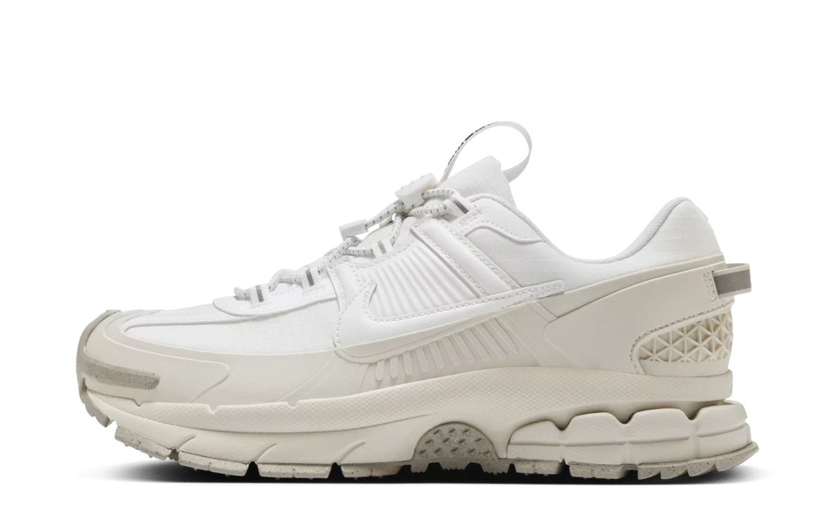 Nike Zoom Vomero Roam Summit White Light Bone Light Iron Ore Produktfoto