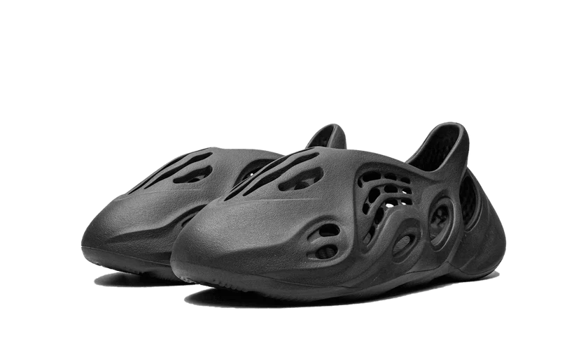 Yeezy Foam RNNR Carbon - Image 1