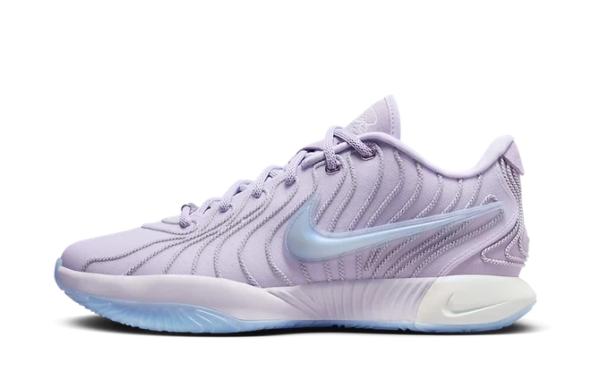 Nike LeBron 21 Easter product photo