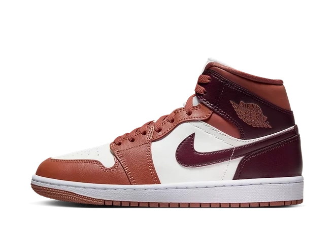 Jordan 1 Mid Dusty Peach Night Maroon (W) productfoto