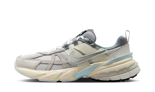 Foto del prodotto Nike V2K Run Light Bone Metallic Platinum (W)