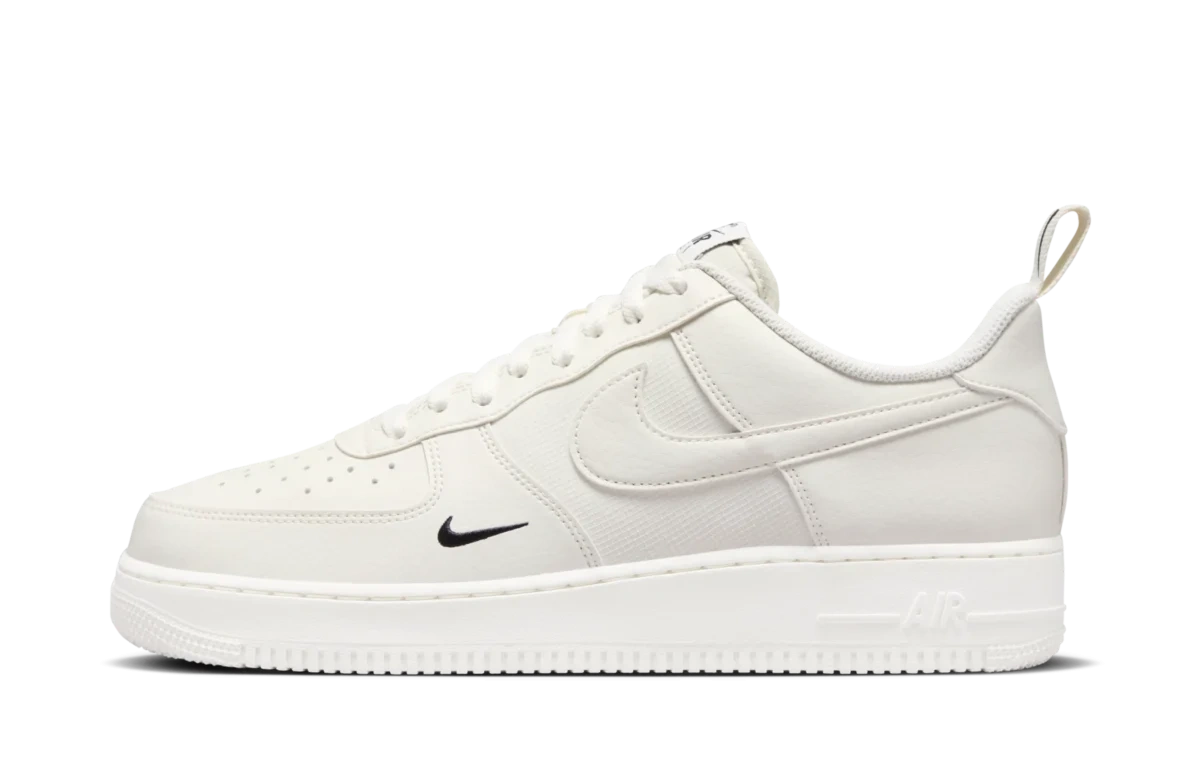 Foto del prodotto Nike Air Force 1 '07 'Black Mini Swoosh'
