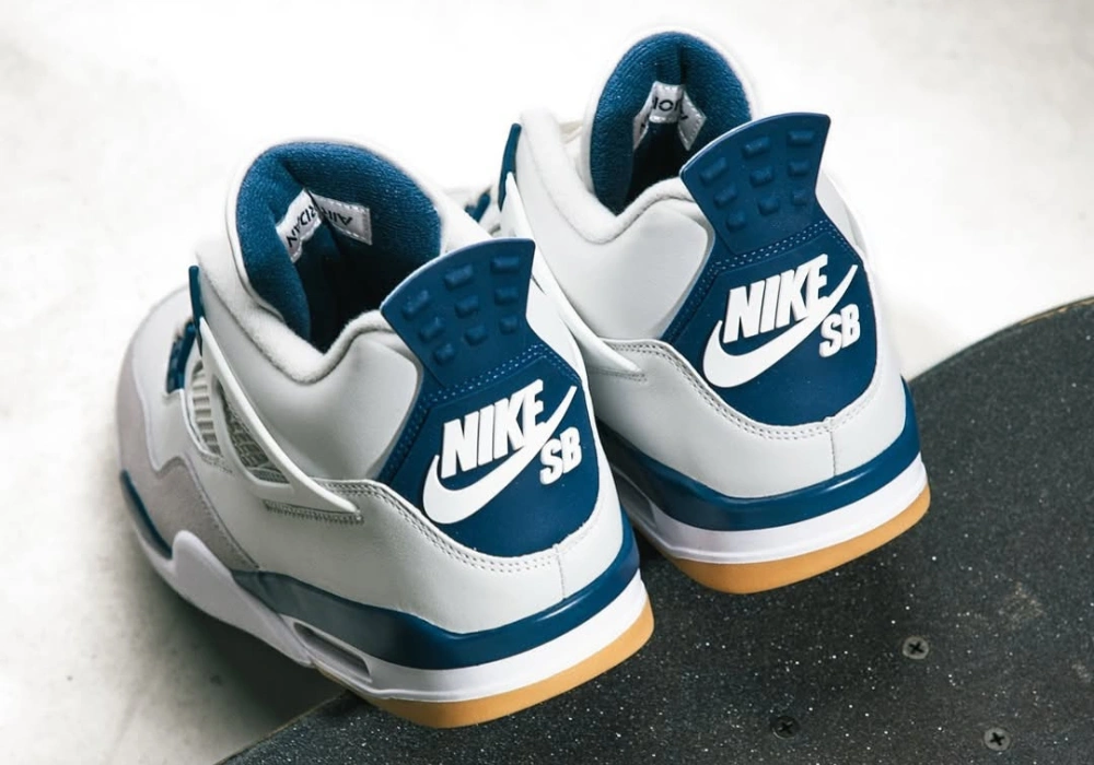 Air Jordan 4 SB