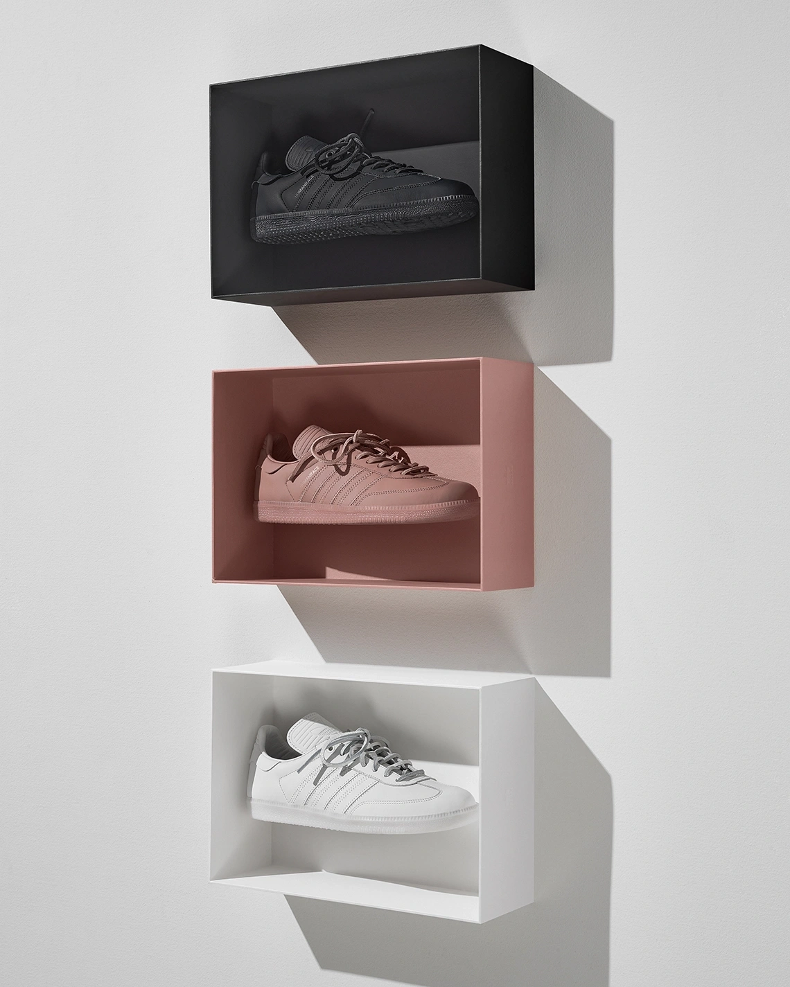 Susamba Samba «Colors by Pharrell»: perché la Adidas Samba è tornata | WOOVIN