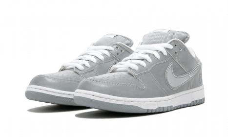 Nike Dunk SB Low Medicom 3